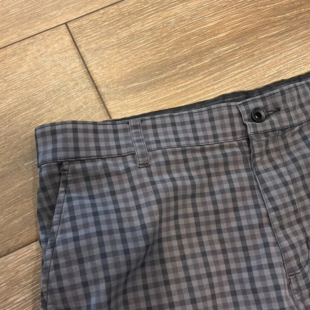 Nike Dri-Fit UV Chino black/grey gingham plaid men's golf shorts sz 35 - Picture 4 of 9